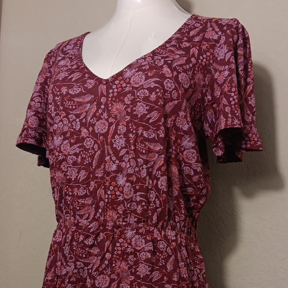 NWT. Lucky Brand Maroon Floral V-Neck Blouse - Picture 2 of 9
